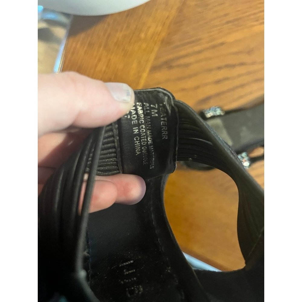 Sandals - Picture 3 of 4